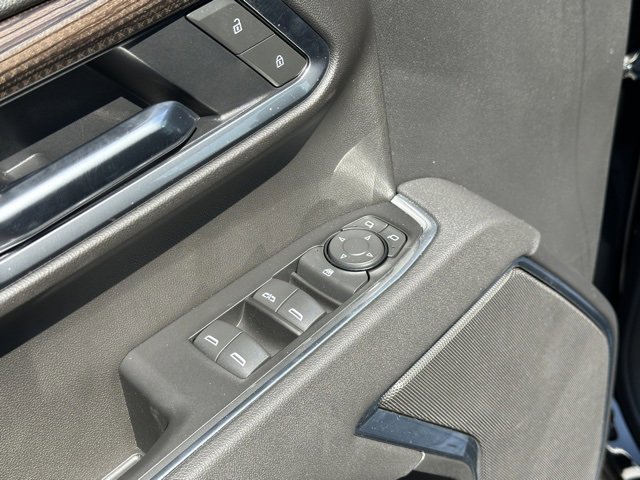2025 Chevrolet Silverado 1500 LT photo 11