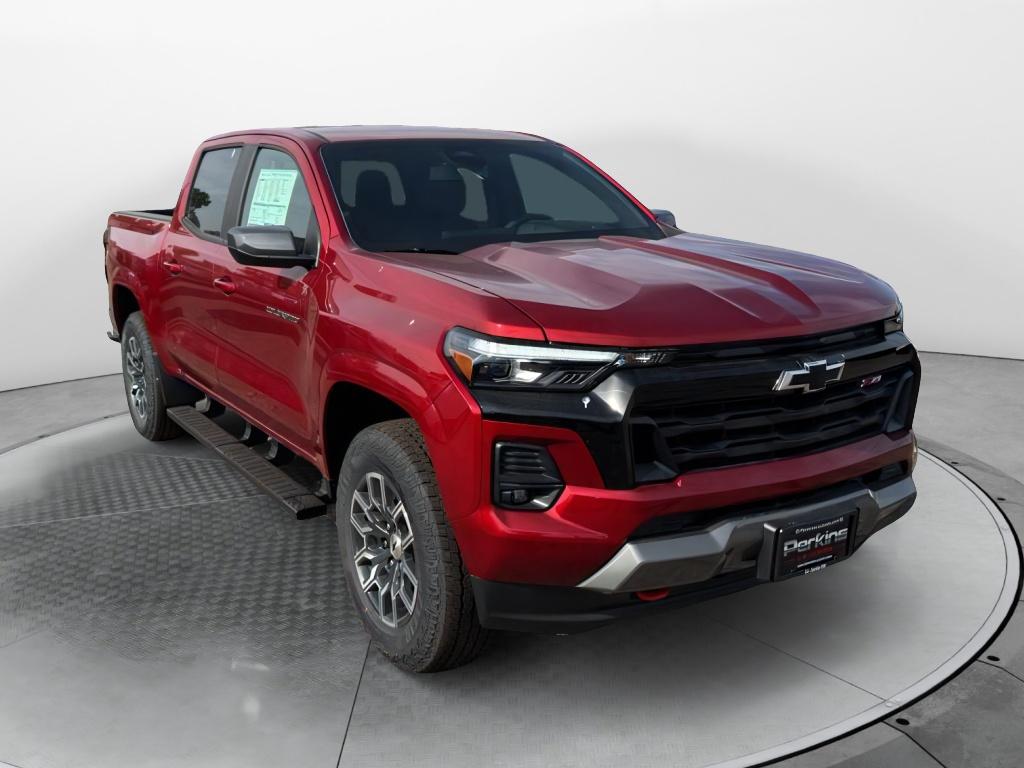 2025 Chevrolet Colorado Z71 photo 3
