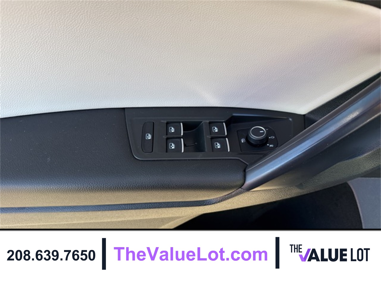 2021 Volkswagen Tiguan SE photo 19