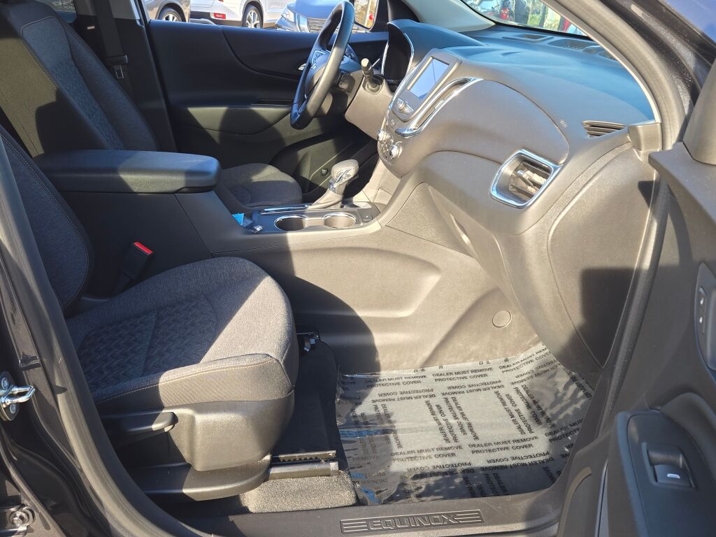 2023 Chevrolet Equinox LT photo 4