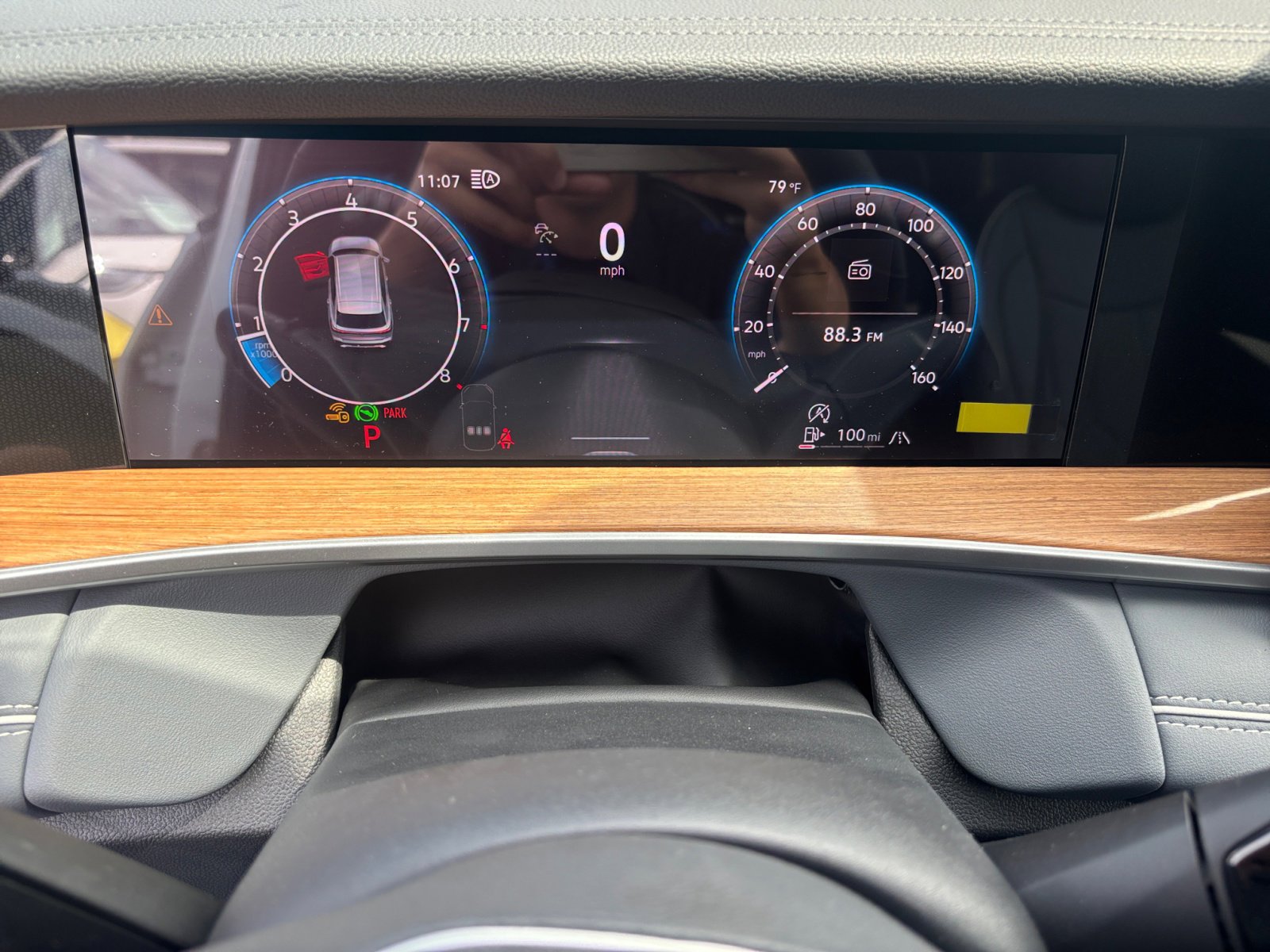 2025 Volkswagen Tiguan SEL R-Line Black photo 17
