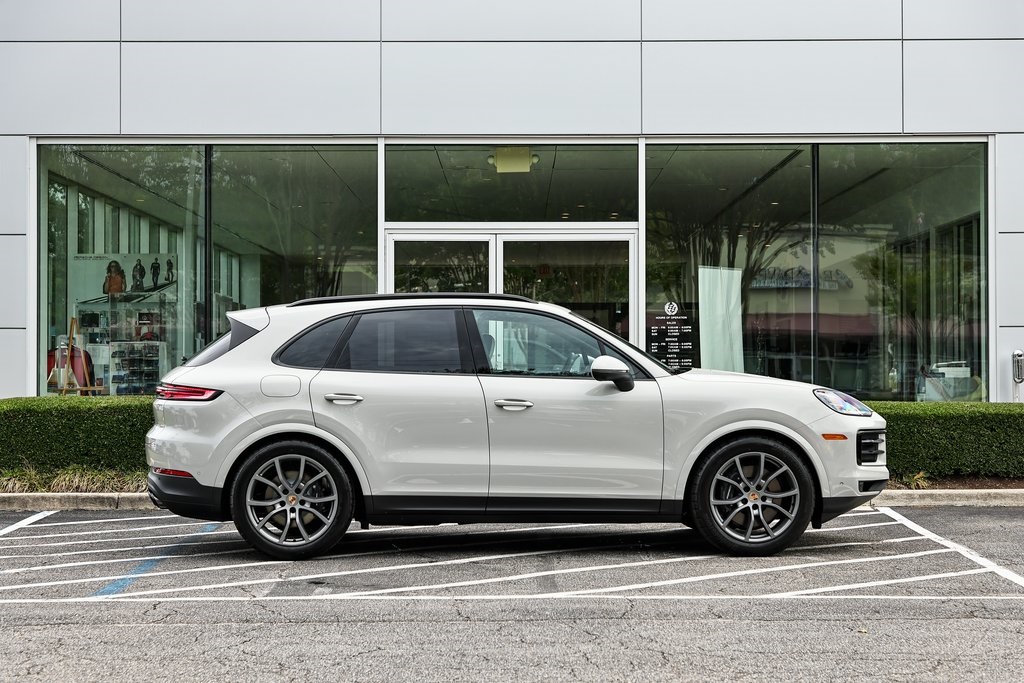 2026 Porsche Cayenne photo 8