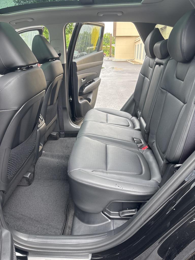 2025 Hyundai Tucson Hybrid Limited photo 3