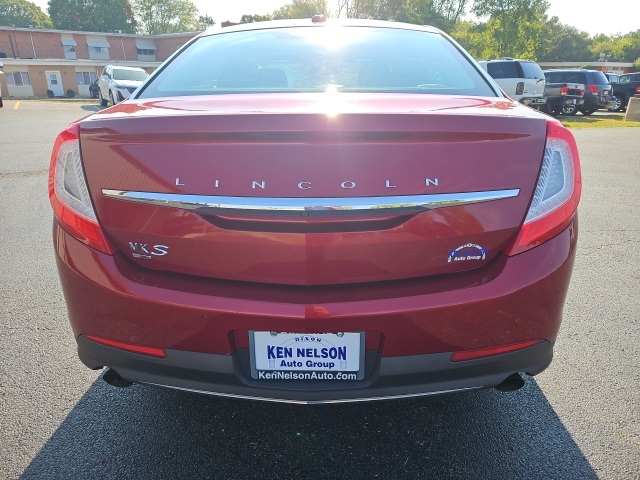 2015 Lincoln MKS EcoBoost photo 4