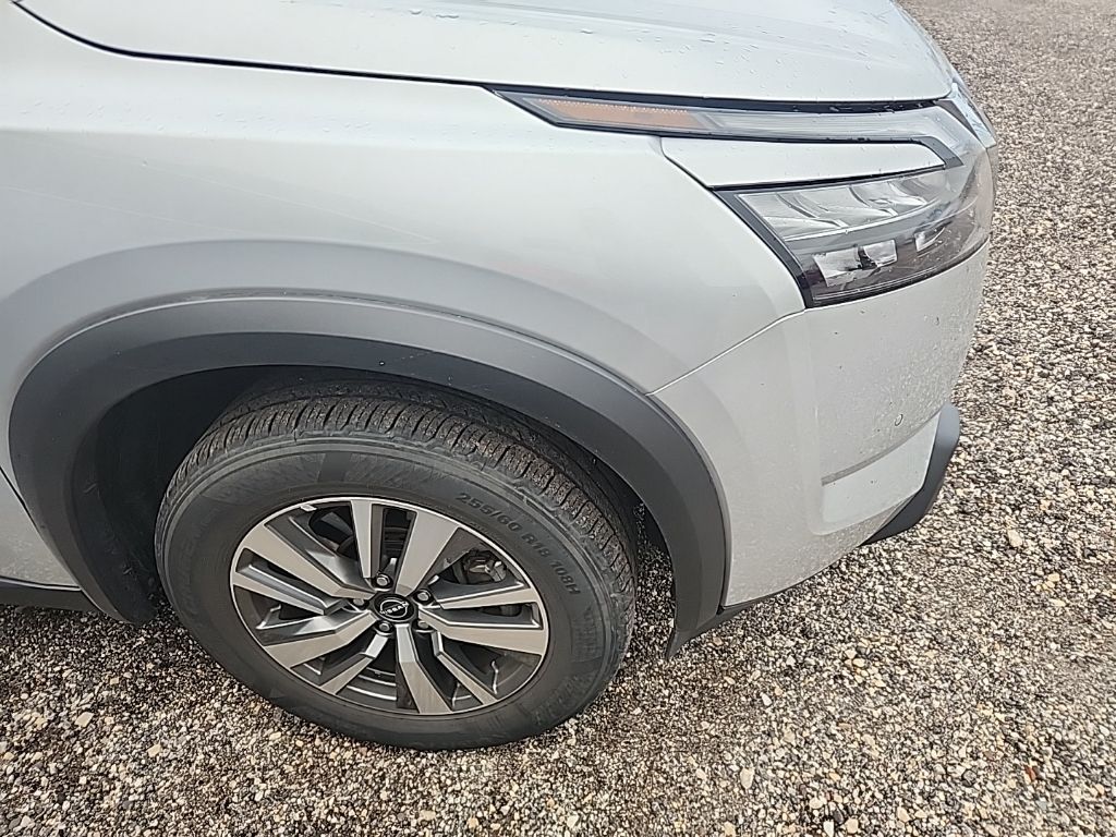 2025 Nissan Pathfinder SL photo 2