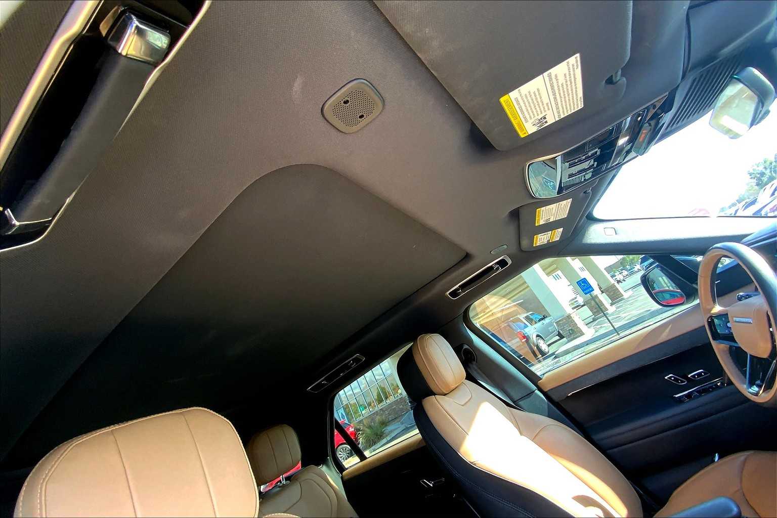 2023 Land Rover Range Rover Sport SE photo 13