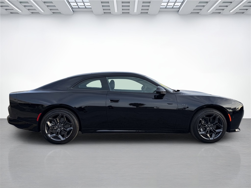 2025 Dodge Charger Daytona R/T photo 2