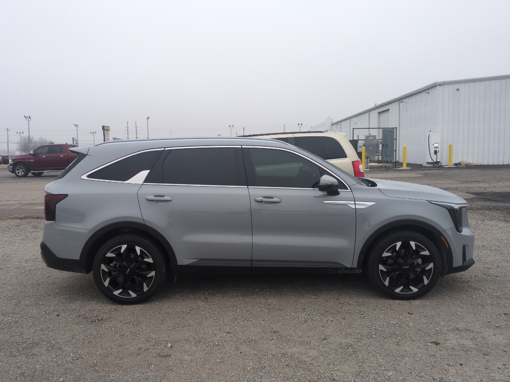 2024 Kia Sorento EX photo 3