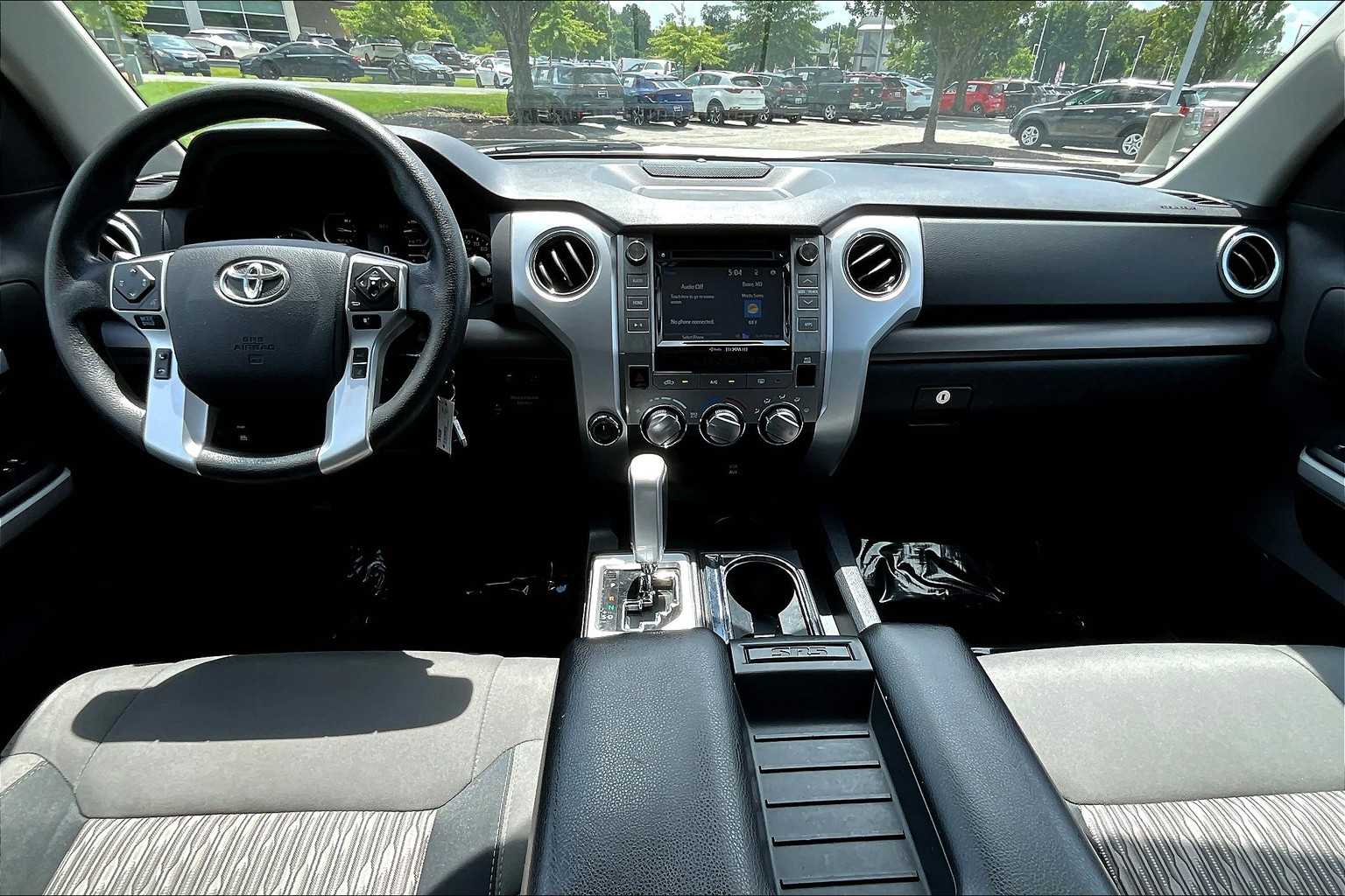 2018 Toyota Tundra SR5 CrewMax photo 13