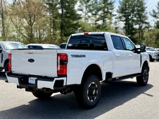 2025 Ford F-350 Lariat photo 4