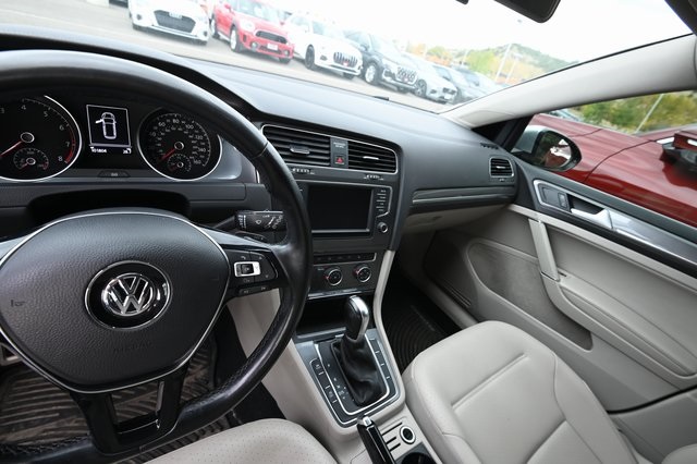 2017 Volkswagen Golf Alltrack SE photo 4