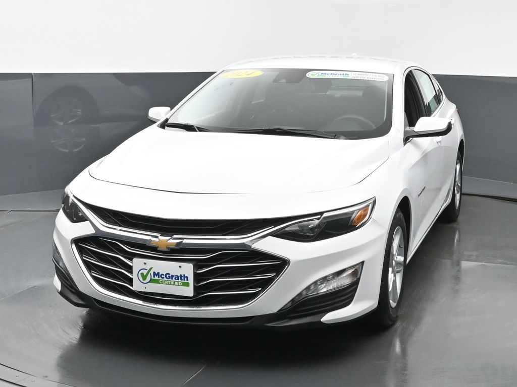 2024 Chevrolet Malibu 1LT photo 3