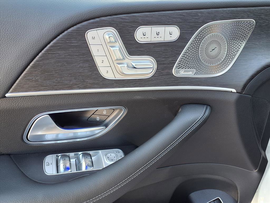 2026 Mercedes Benz GLS 450 4MATIC photo 12