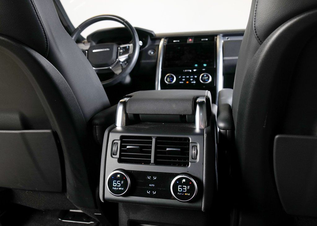 2021 Land Rover Discovery S photo 12