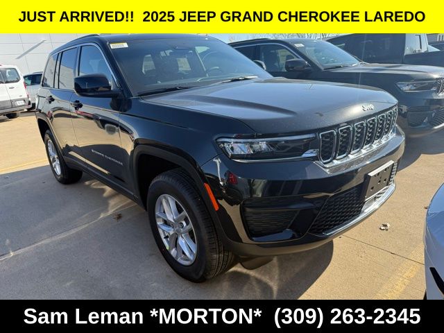 2025 Jeep Grand Cherokee Laredo's photo