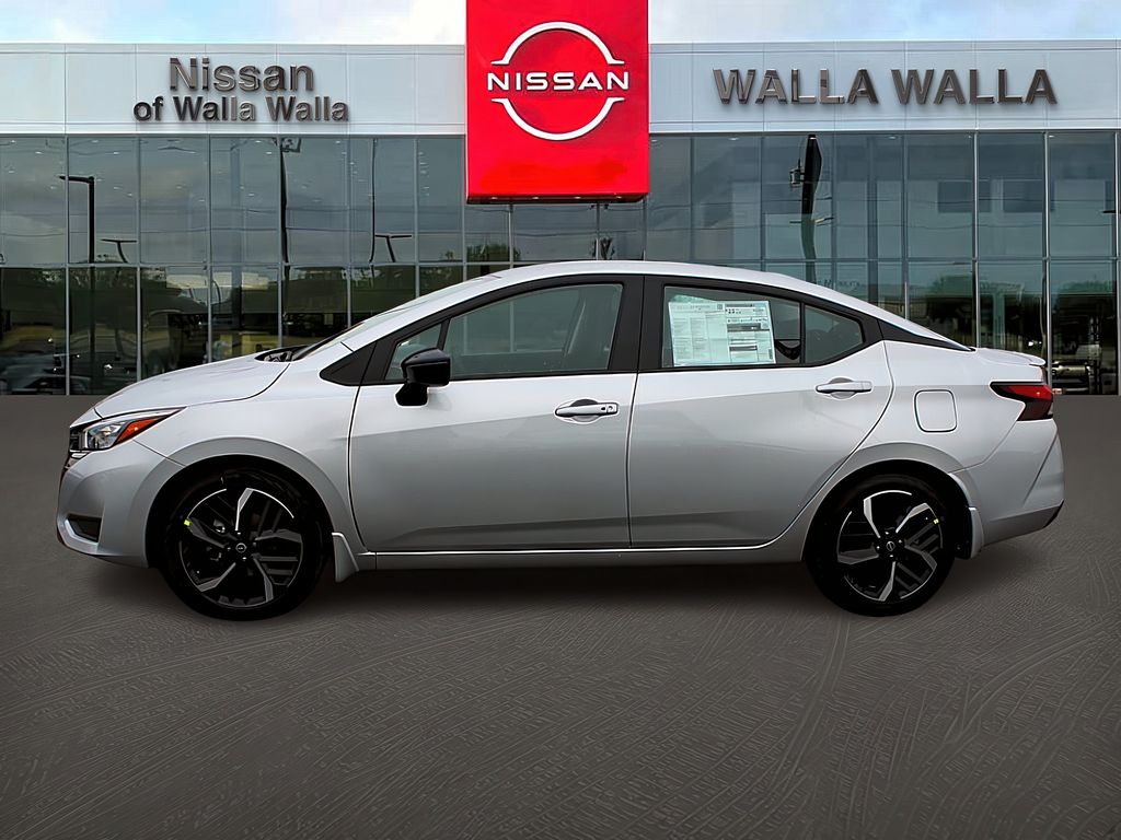2025 Nissan Versa SR photo 4