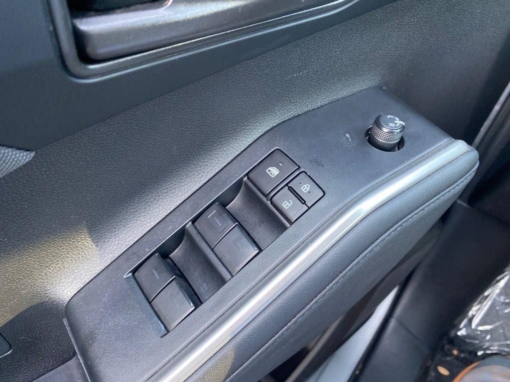 2024 Toyota Highlander XLE photo 19