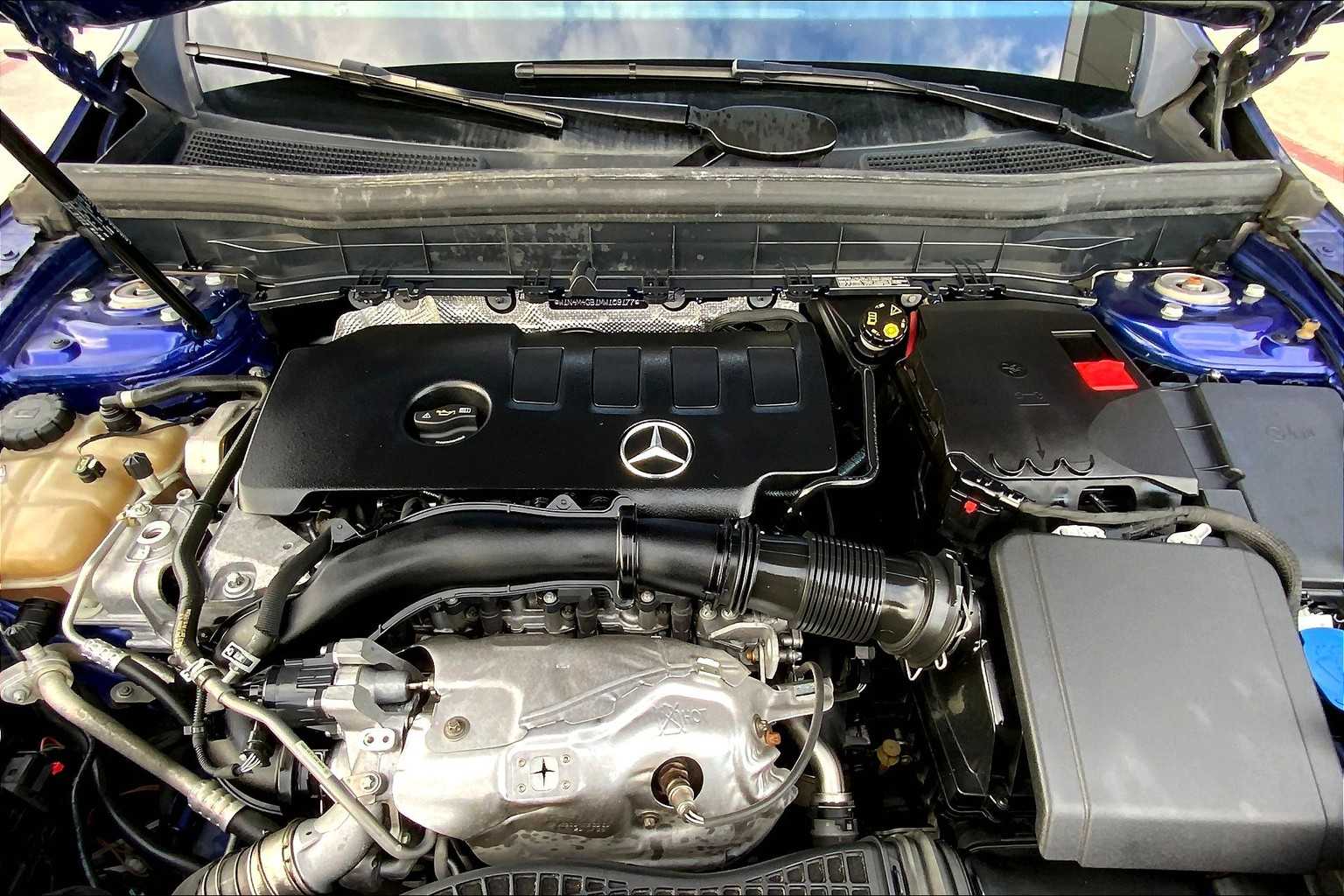 2021 Mercedes Benz GLB 250 photo 25