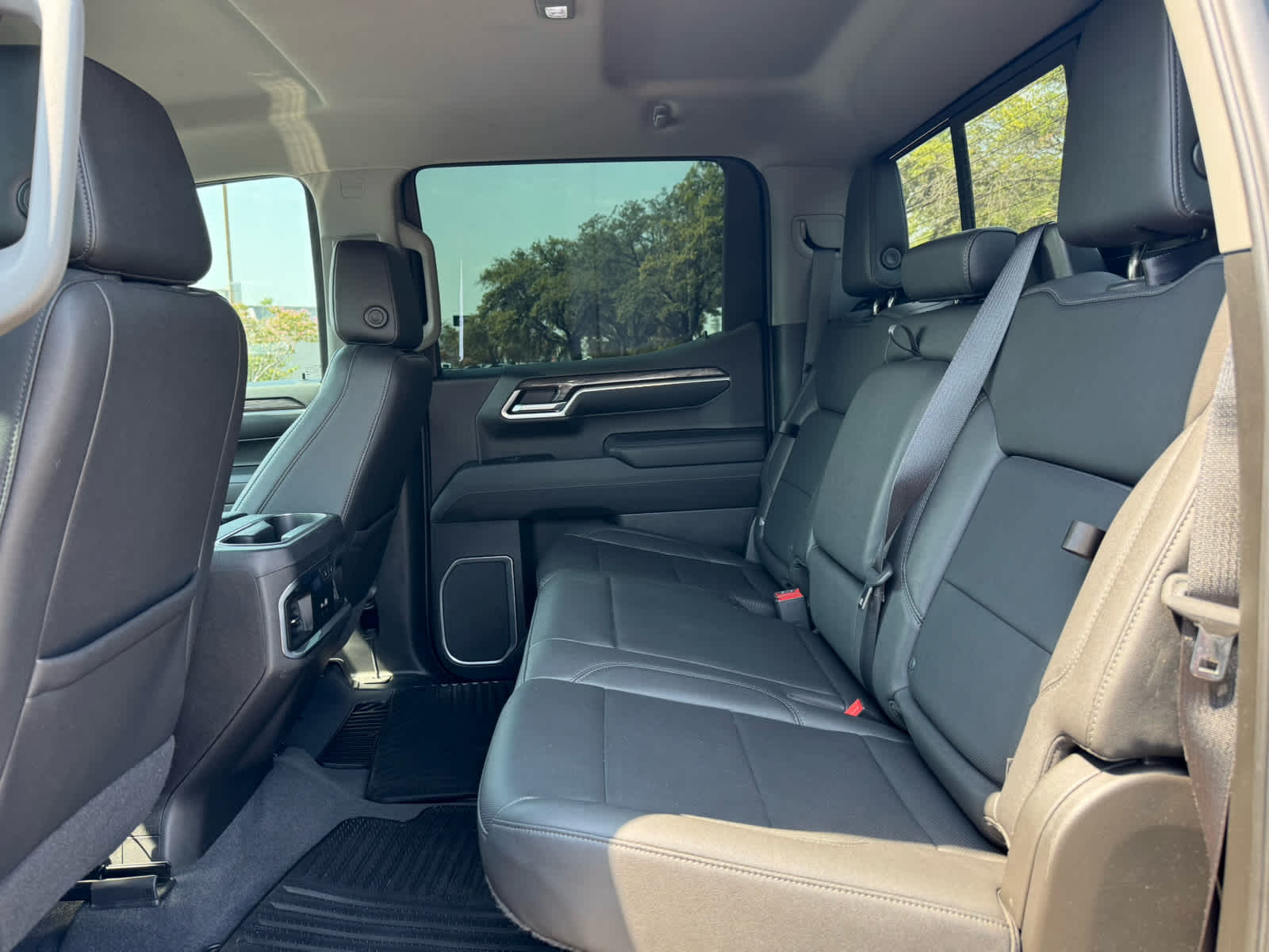 2022 Chevrolet Silverado 1500 LTZ photo 11