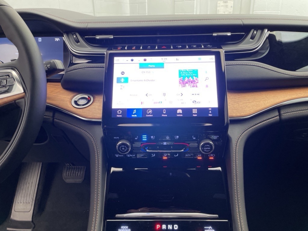 2025 Jeep Grand Cherokee L Summit Reserve photo 11
