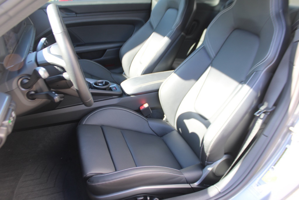 2025 Porsche 911 T Coupe photo 5