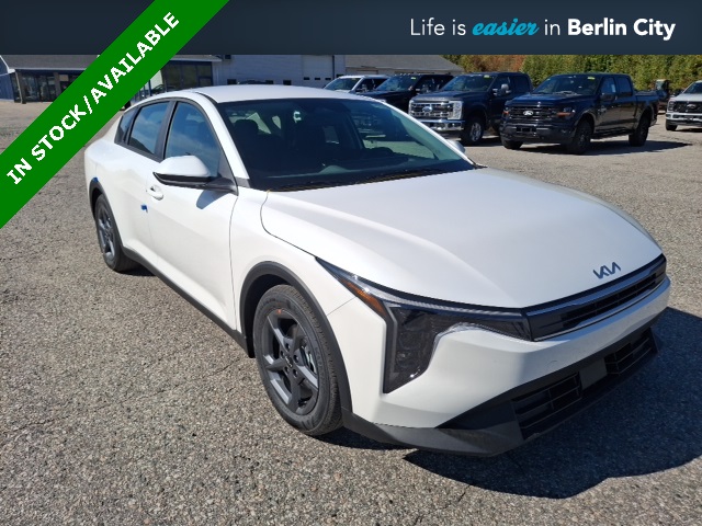 2025 Kia K4 LXS's photo