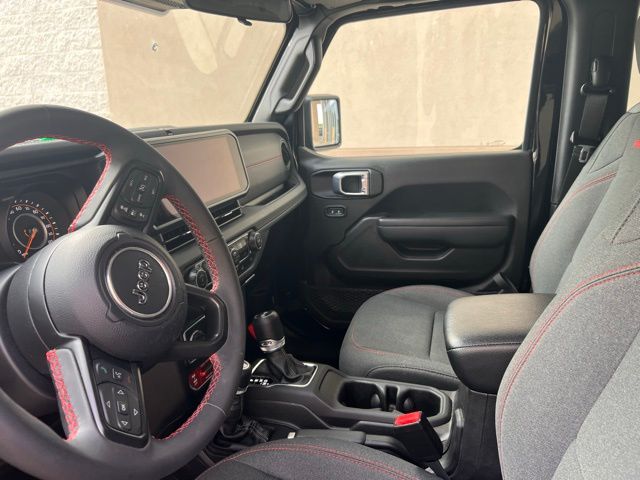 2024 Jeep Wrangler Rubicon photo 8
