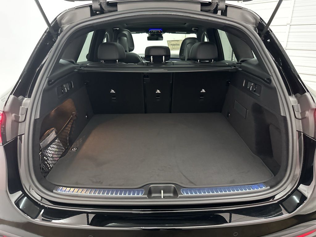 2025 Mercedes Benz GLC 300 photo 14