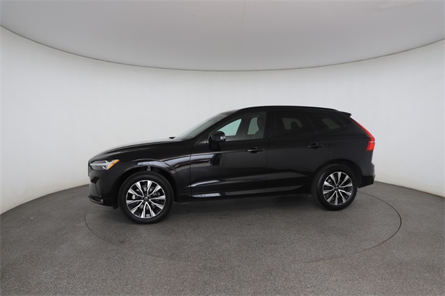 2023 Volvo XC60 B5 Plus photo 6