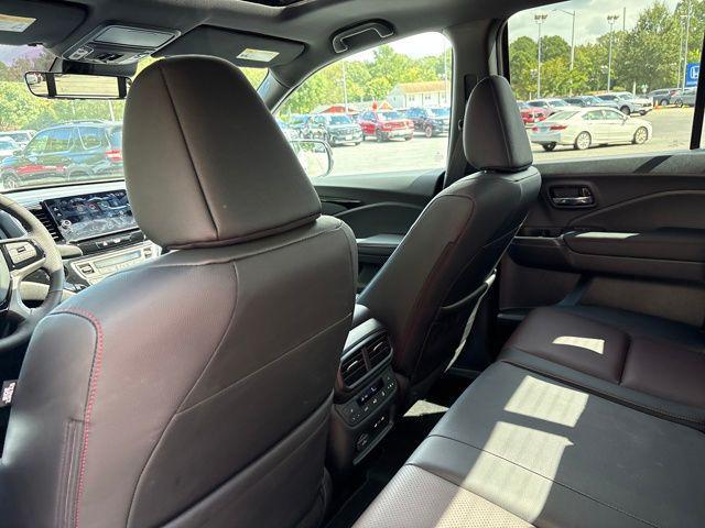 2026 Honda Ridgeline Black Edition photo 16