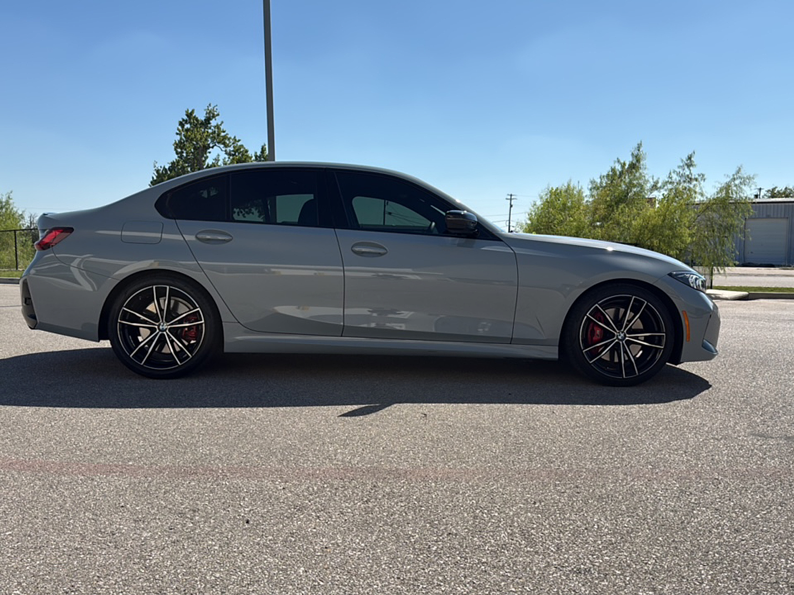 2023 Bmw 330i Sedan photo 3