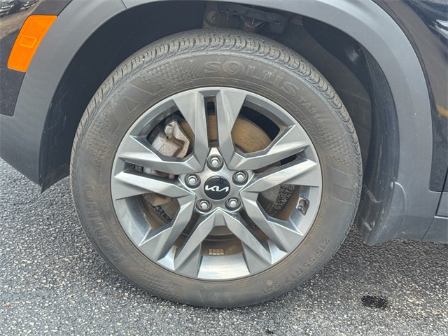 2023 Kia Seltos LX photo 11