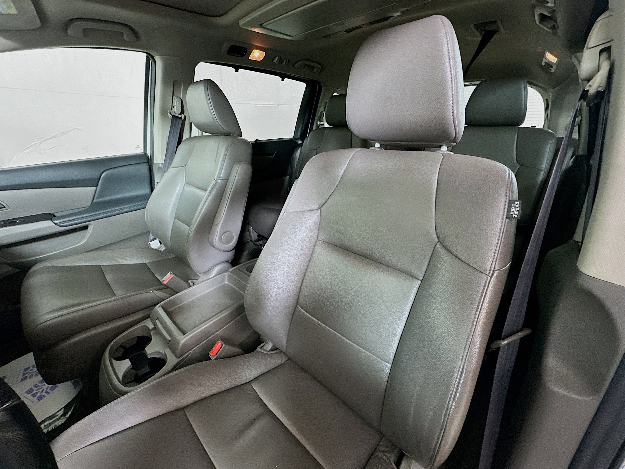 2014 Honda Odyssey Touring photo 19