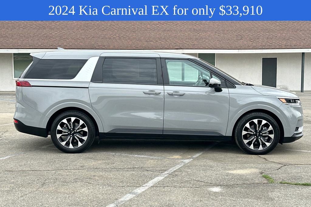2024 Kia Carnival EX photo 3