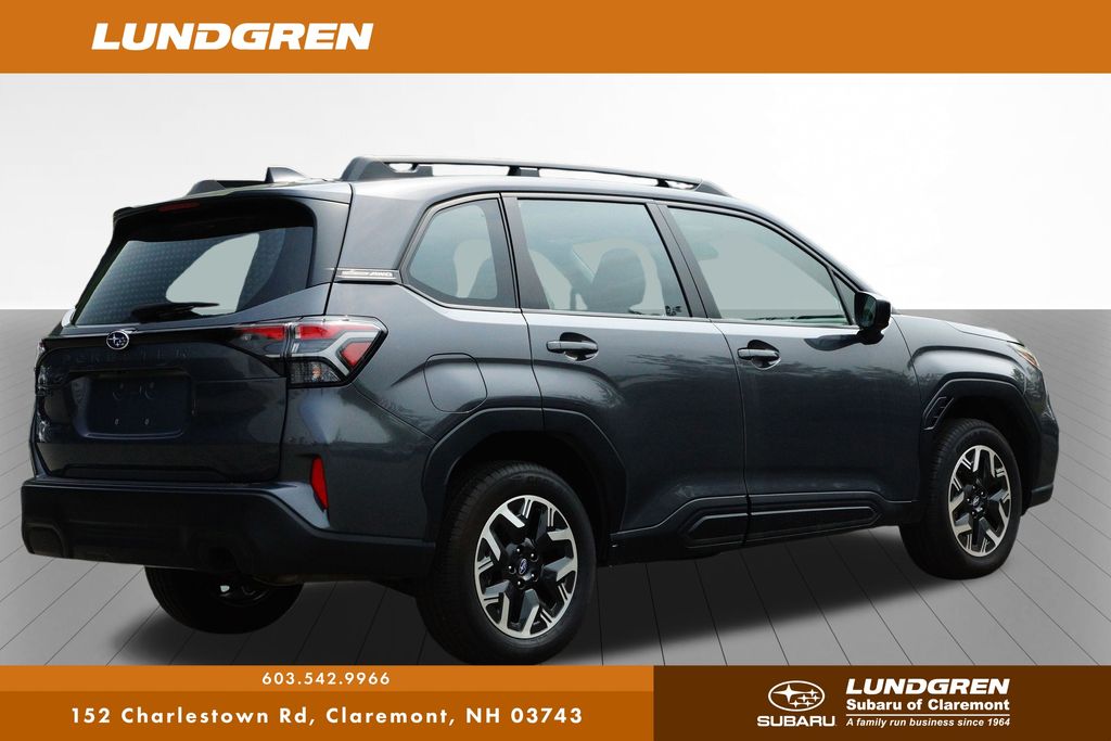 2025 Subaru Forester Base photo 2