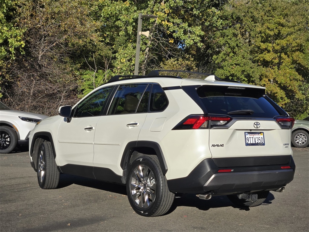 2021 Toyota RAV4 Limited photo 4