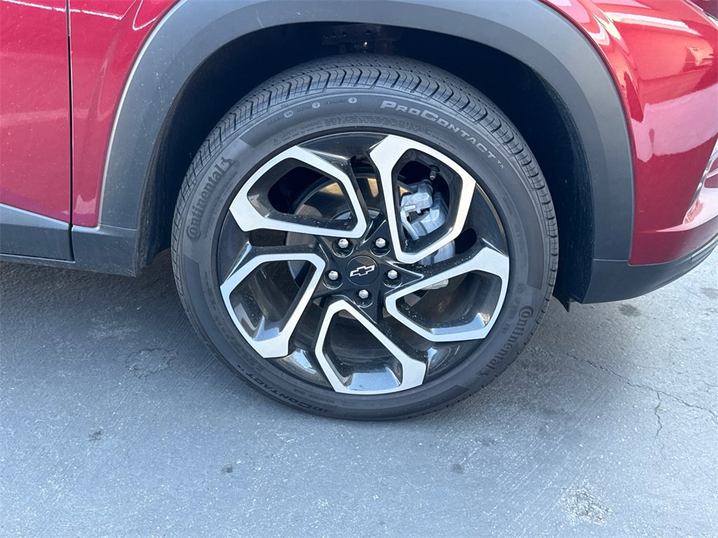 2025 Chevrolet Trax photo 3