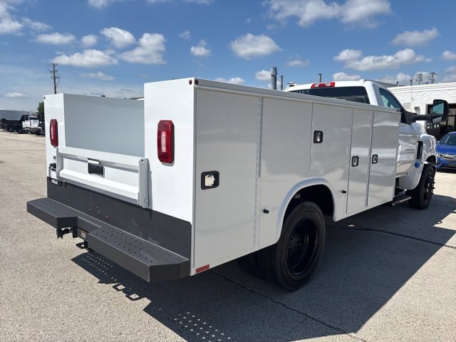 2024 Chevrolet Silverado 5500HD Work Truck photo 3