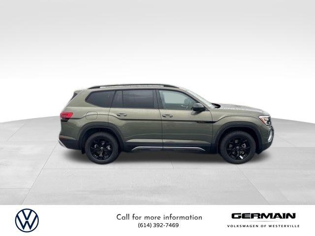 2025 Volkswagen Atlas Peak Edition SE photo 4