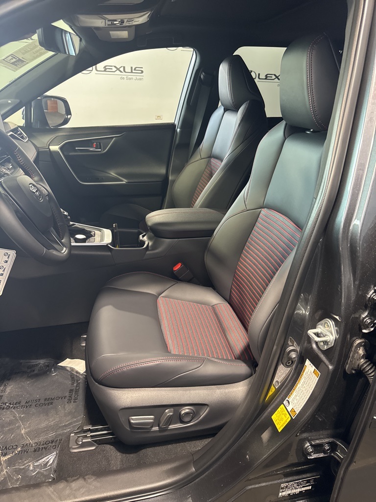 2025 Toyota RAV4 Hybrid XSE photo 29