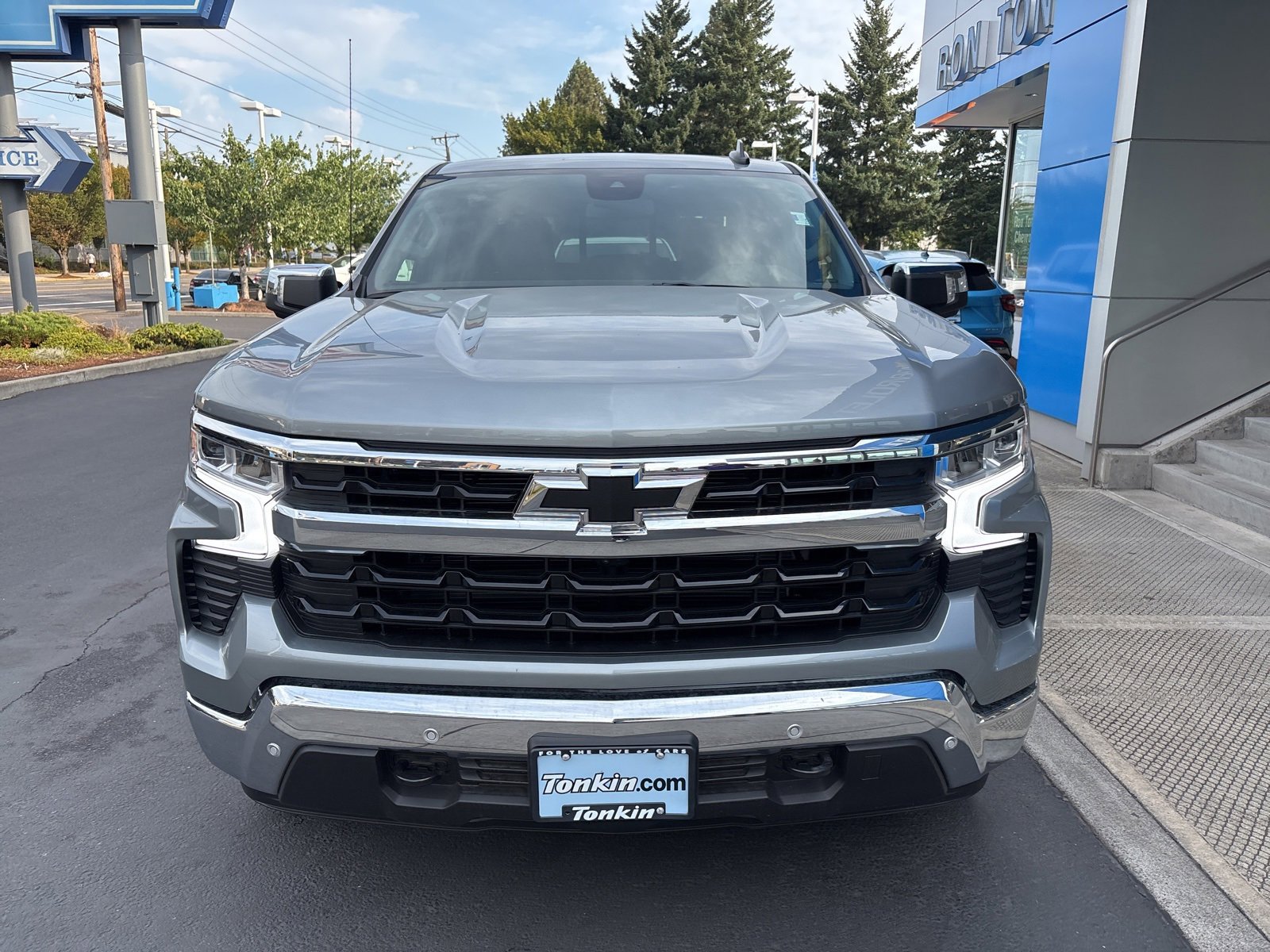 2025 Chevrolet Silverado 1500 LT photo 3