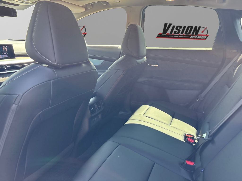 2025 Nissan Murano SL photo 10