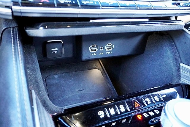 Used 2022 White Jeep Series II image 28