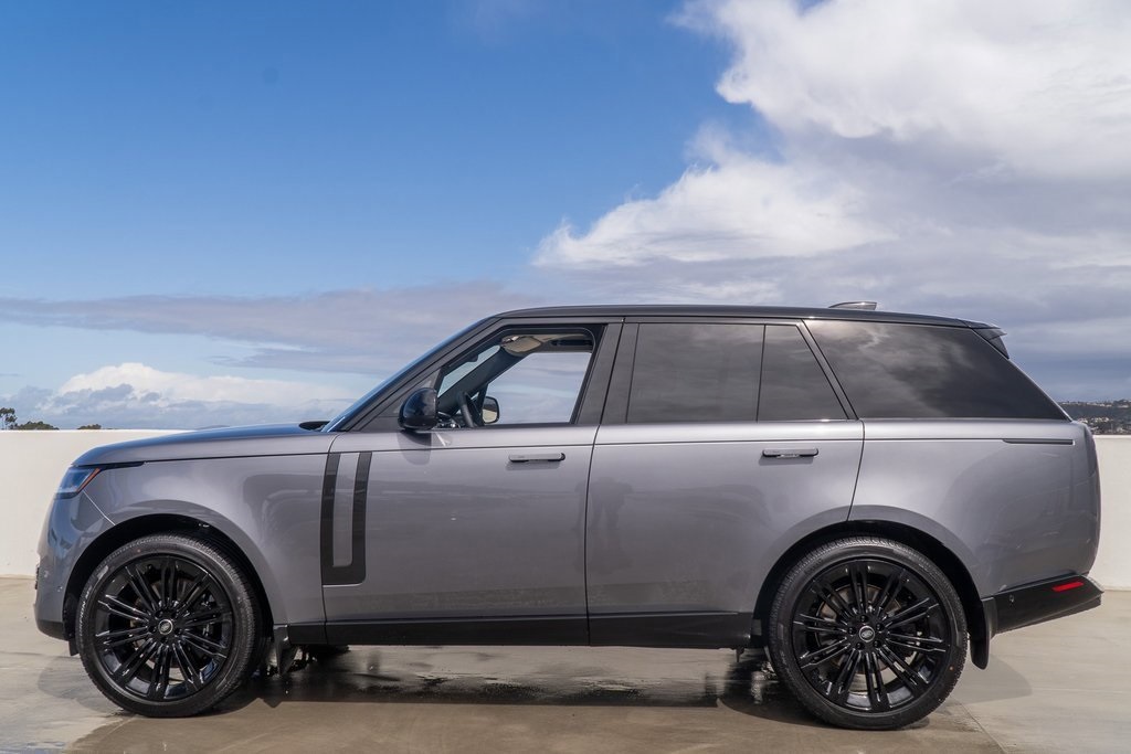 2025 Land Rover Range Rover SE photo 2