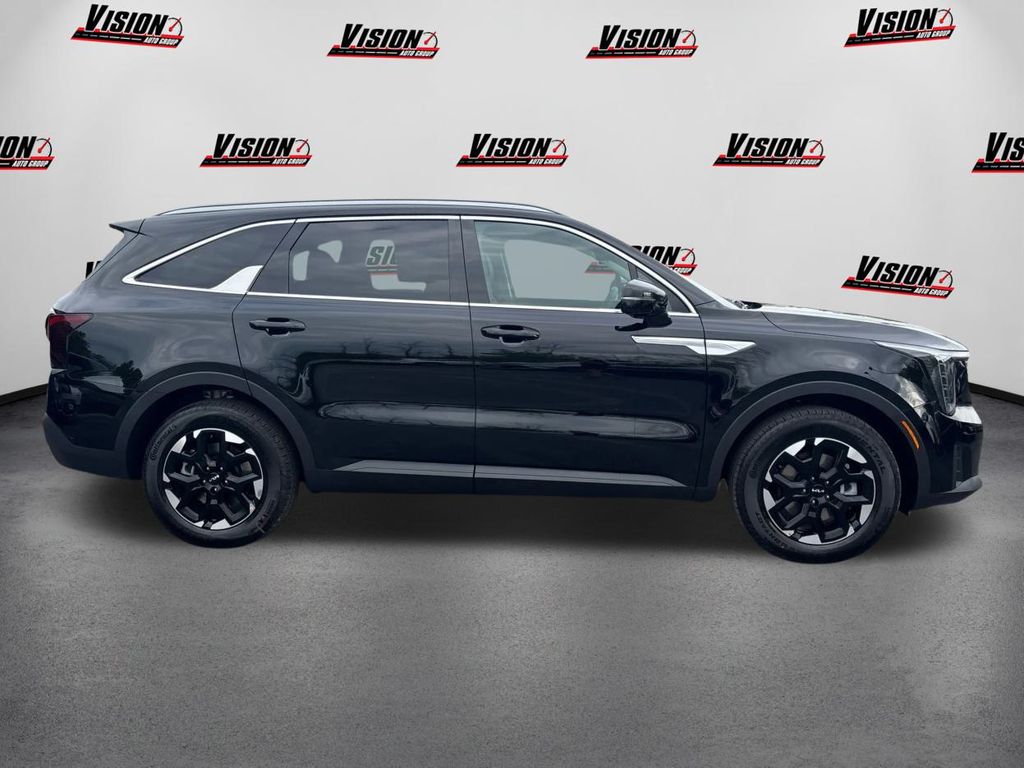 2026 Kia Sorento S photo 4