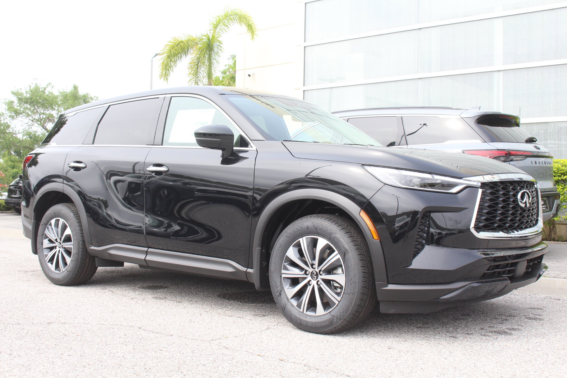 2025 Infiniti QX60 Pure photo 4
