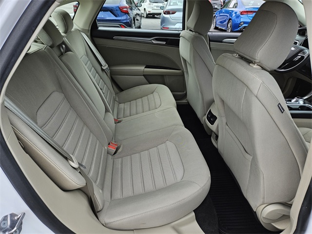 2020 Ford Fusion Hybrid SE photo 14