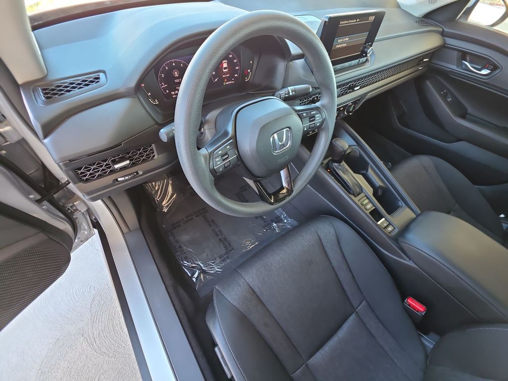 2023 Honda Accord EX photo 9