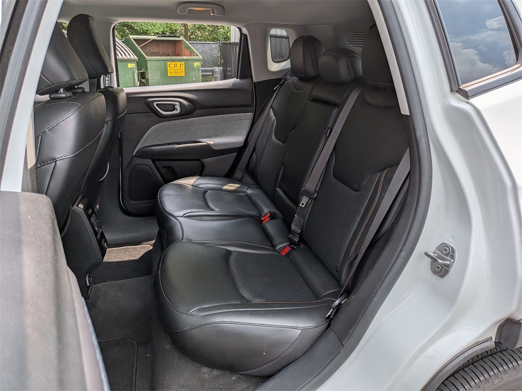 2022 Jeep Compass Latitude Lux photo 20
