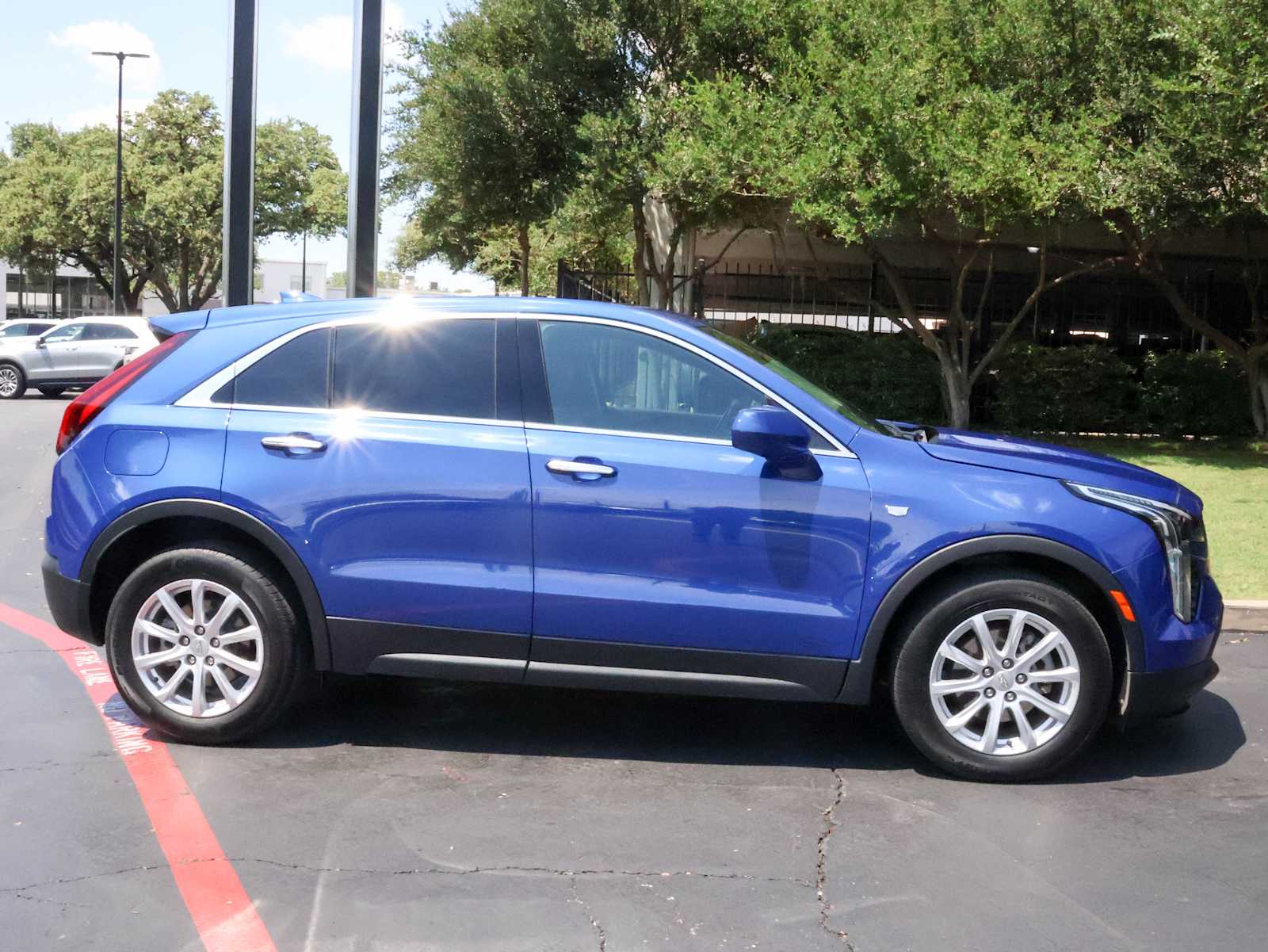 2021 Cadillac XT4 Luxury photo 3